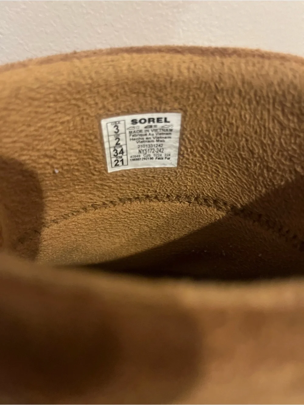 Sorel Youth Size 3 Waterproof Suede Boots in Chestnut Brown with Cream Sole
